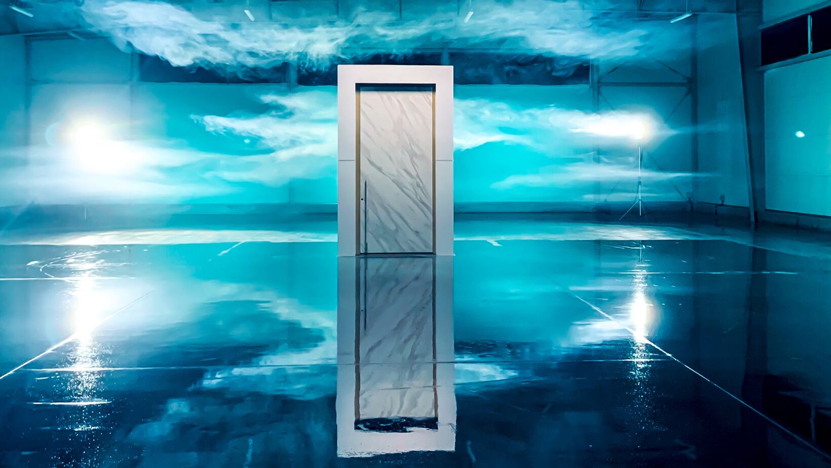 RK Pivot Doors- drzwi pivot ze spiekiem calacatta gold - drzwi pivot