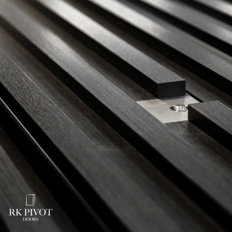 RK Exclusive Aluminium Haustür - Terra Black aus Holz gemacht lamellen