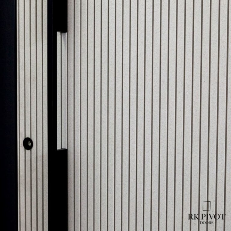 Drzwi-Pivot-Monolith-nowoczesne-drzwi-aluminiowe
