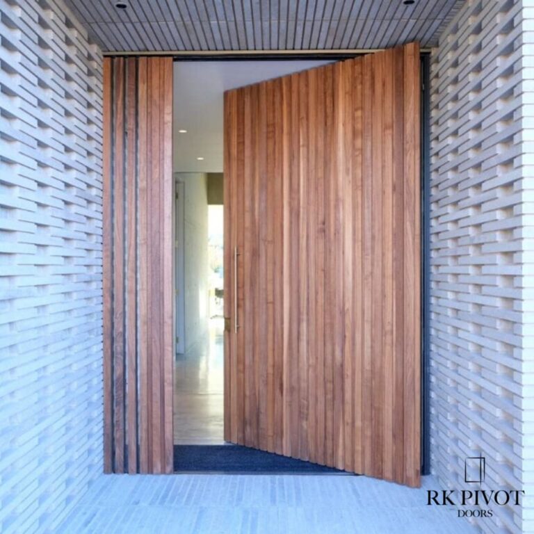 Drzwi RK Pivot Doors- z listwami drewnianymi