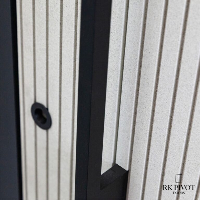 Drzwi-obrotowe-RK-Pivot-Doors-Monolith-nowoczesne-drzwi-aluminiowe