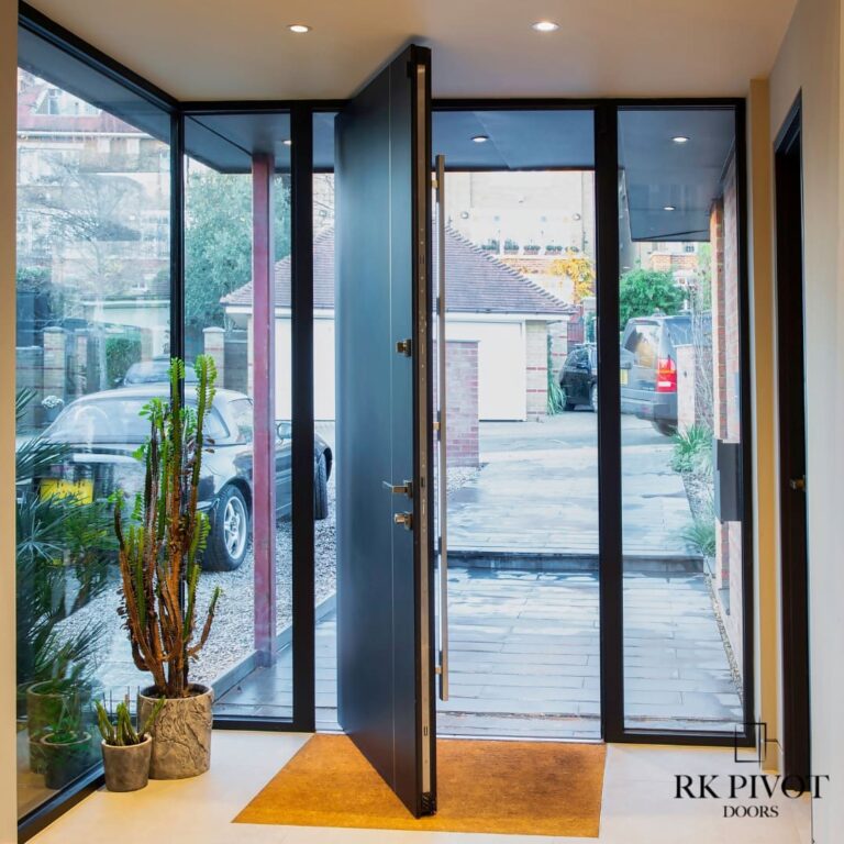 Drzwi Pivot - nowoczesne drzwi z podświetleniem bocznym