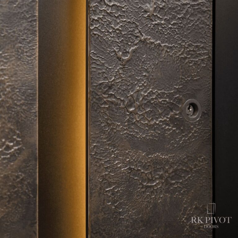Pochwyt wpuszczany w drzwiach - drzwi RK Pivot Doors - drzwi z metalem ciekłym