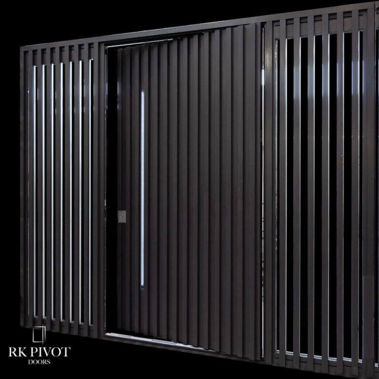 RK Pivot Doors - drzwi z czarnymi listwami drewnianymi