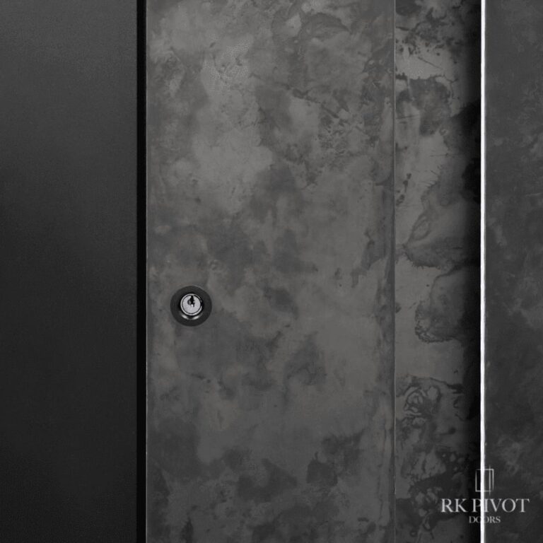 Finitura metallo liquido su porte esterne Pivot Doors RK