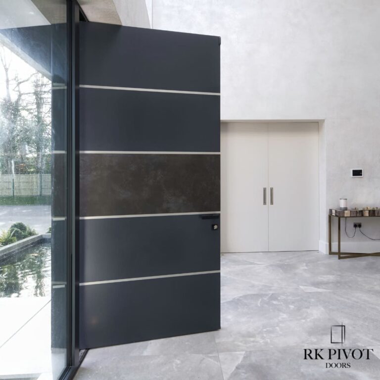 Drzwi Pivot - nowoczesne drzwi aluminiowe - widok ze środka model Ossido Nero