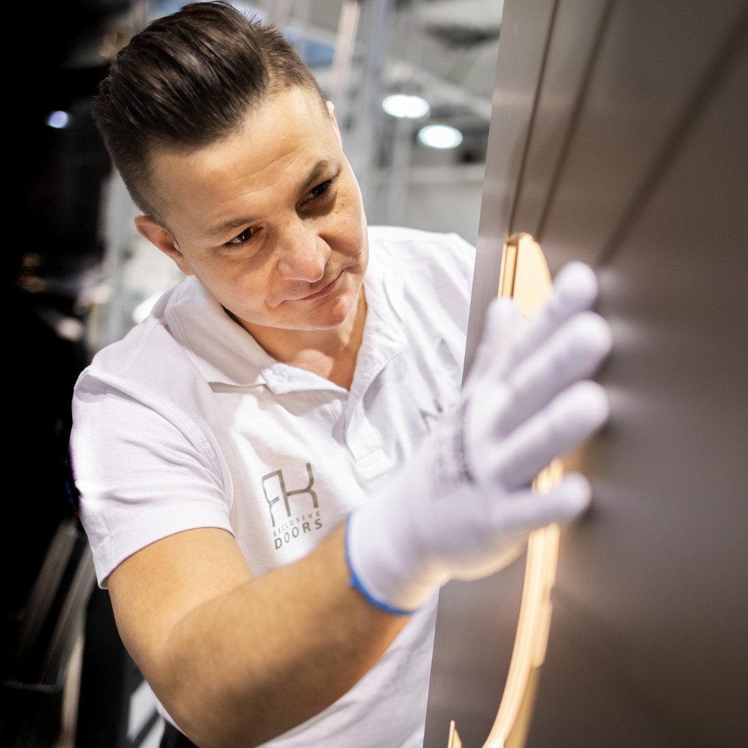 RK Pivot Doors - fabricant de portes en aluminium