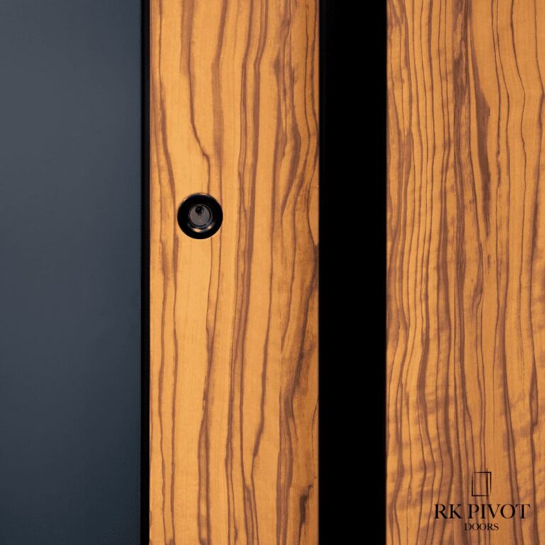 RK Pivot Doors - Türen in der Farbe Olive