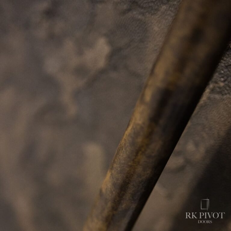 RK Pivot Doors - mit Flüssigmetall Antik Strukturiert Bronze